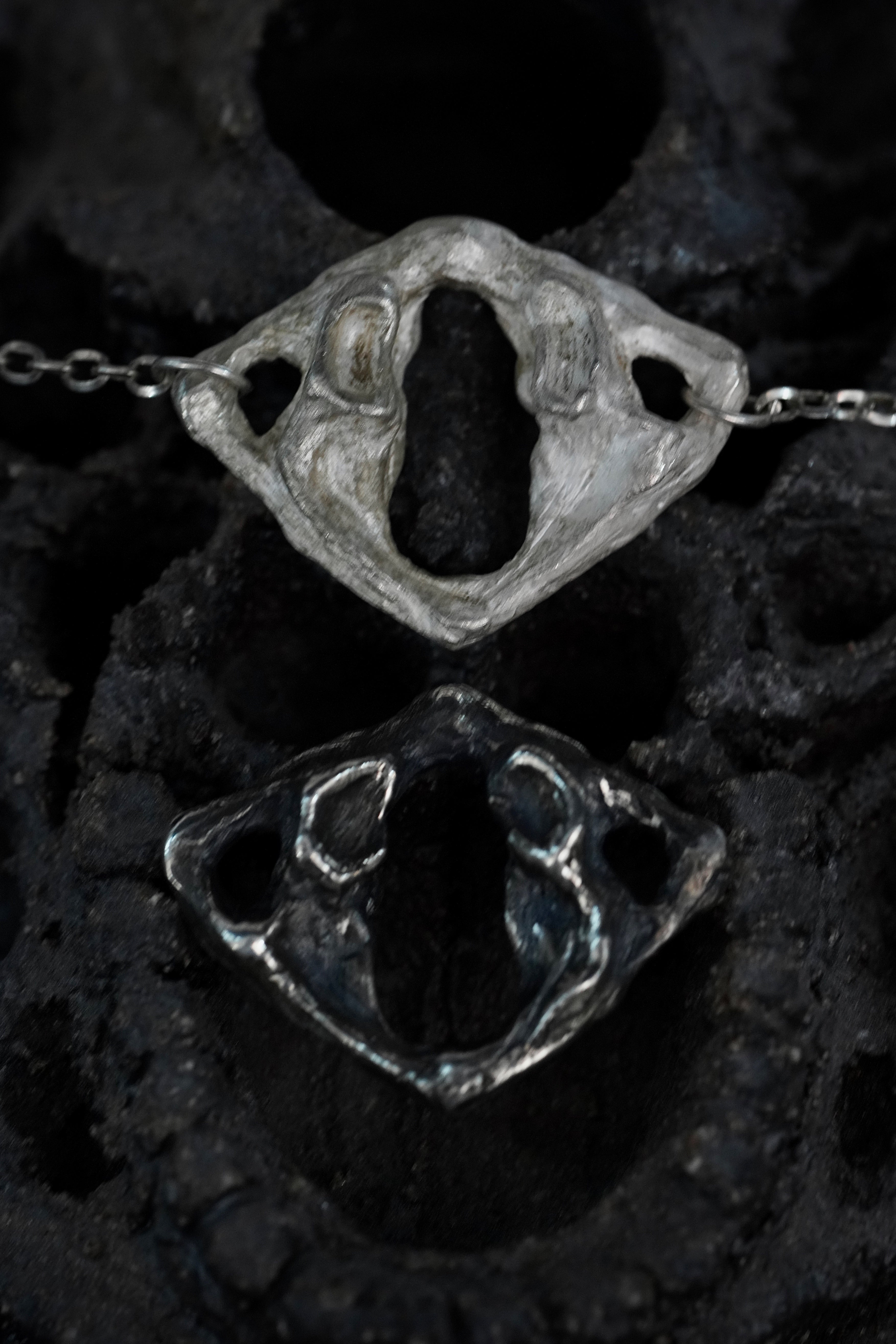Collier SPINE