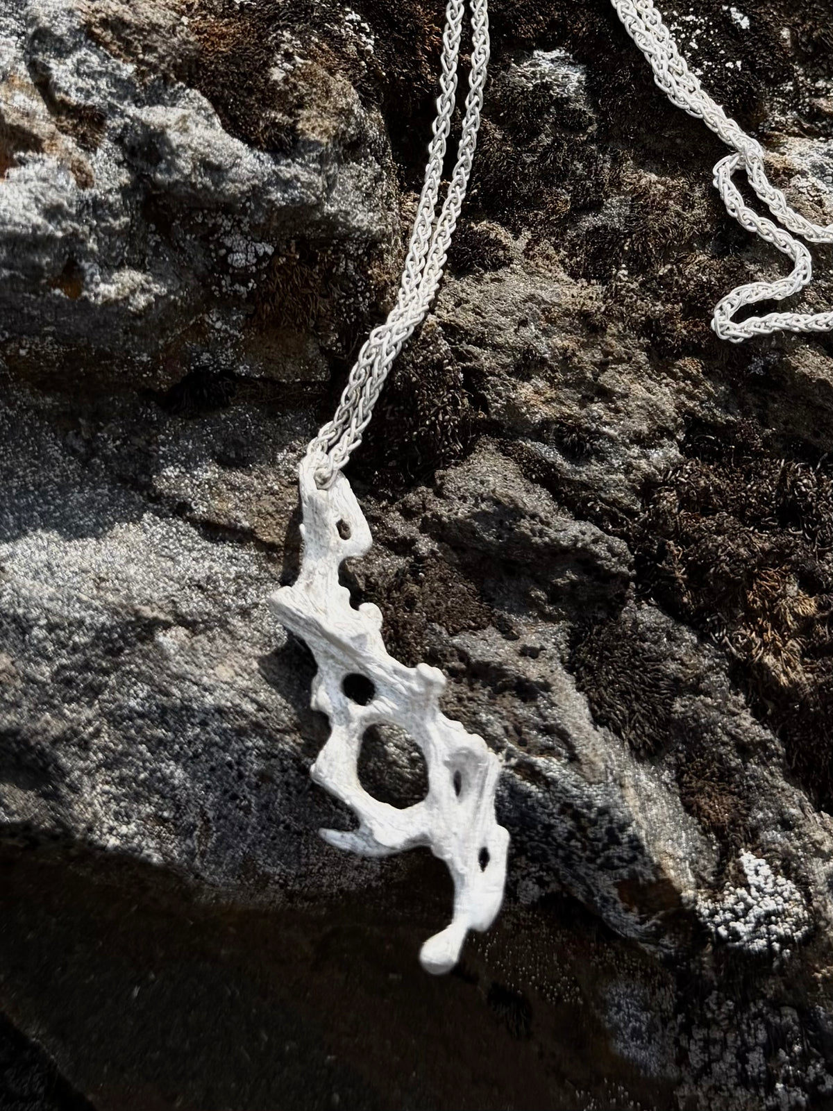 Burlbone necklace [CG006]