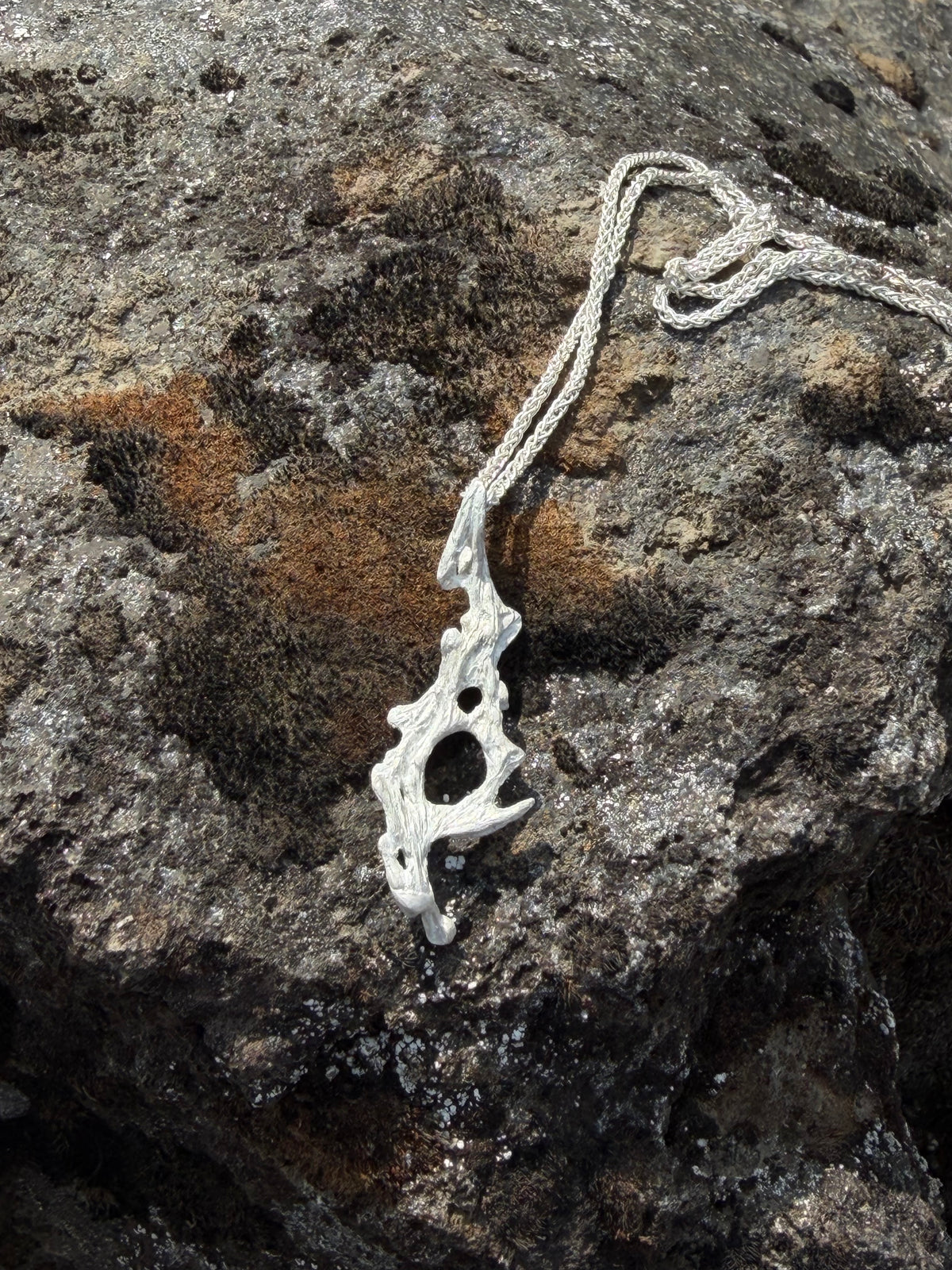 Burlbone necklace [CG006]