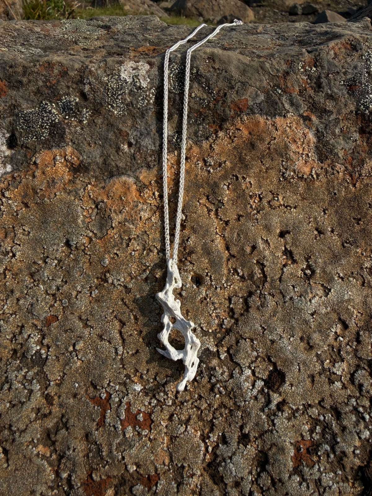 Burlbone necklace [CG006]